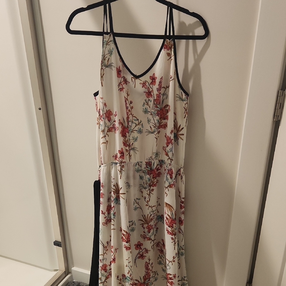 Candie's Black and White Sleeveless Maxi Dress